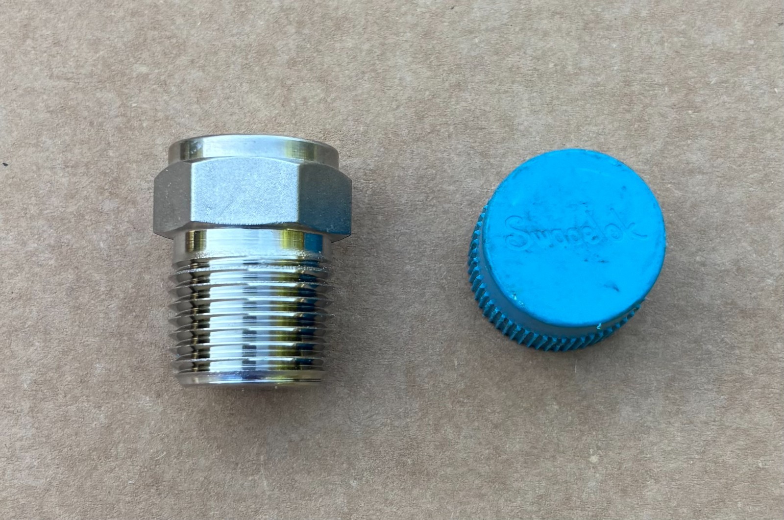 Lot of 5 Swagelok Stainless Steel Pipe Plug, 1/2″ Male NPT, SS-8-P New
