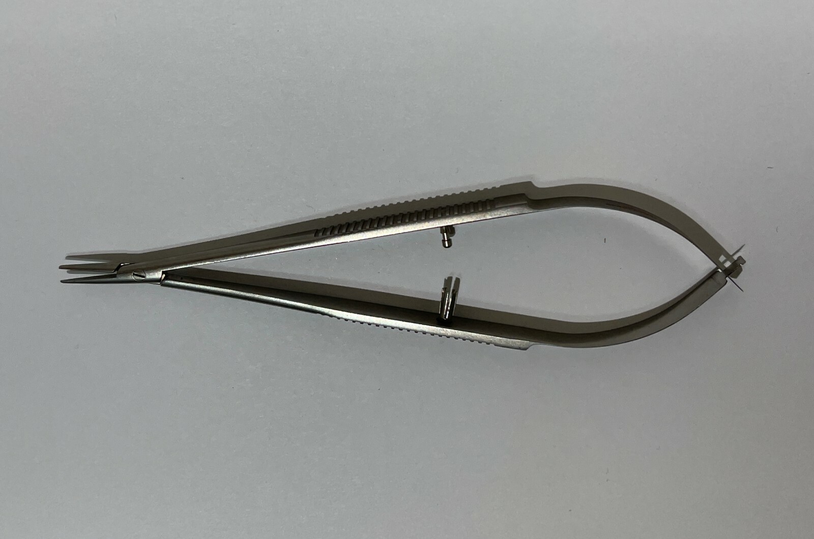 V. Mueller OP7419 Eye Needle Holder Length Straight Jaw XSFV03 OP 7419