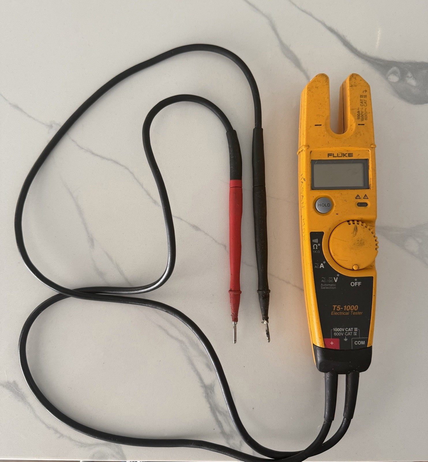Fluke T5-1000 Voltage Continuity Current Electrical Tester 1000V CAT III AC/DC