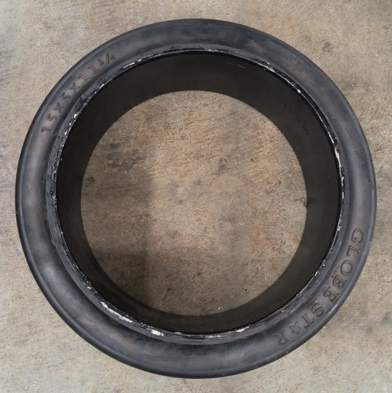 15X5X11-1/4 15x5x11.25 Solid SM Globestar Press-On Smooth Forklift Tire
