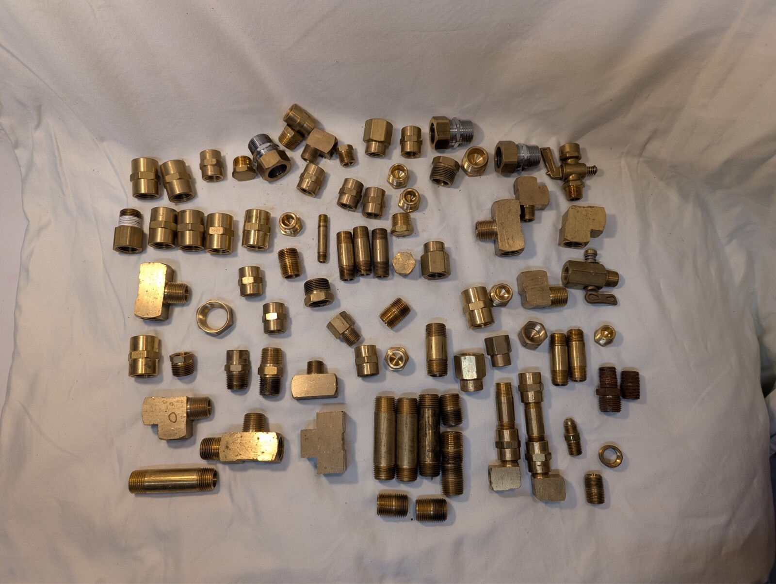 13 pounds of Brass fittings: 90 degree, nipples, 3/4″, 1/2″, valves, TAKE A LOOK