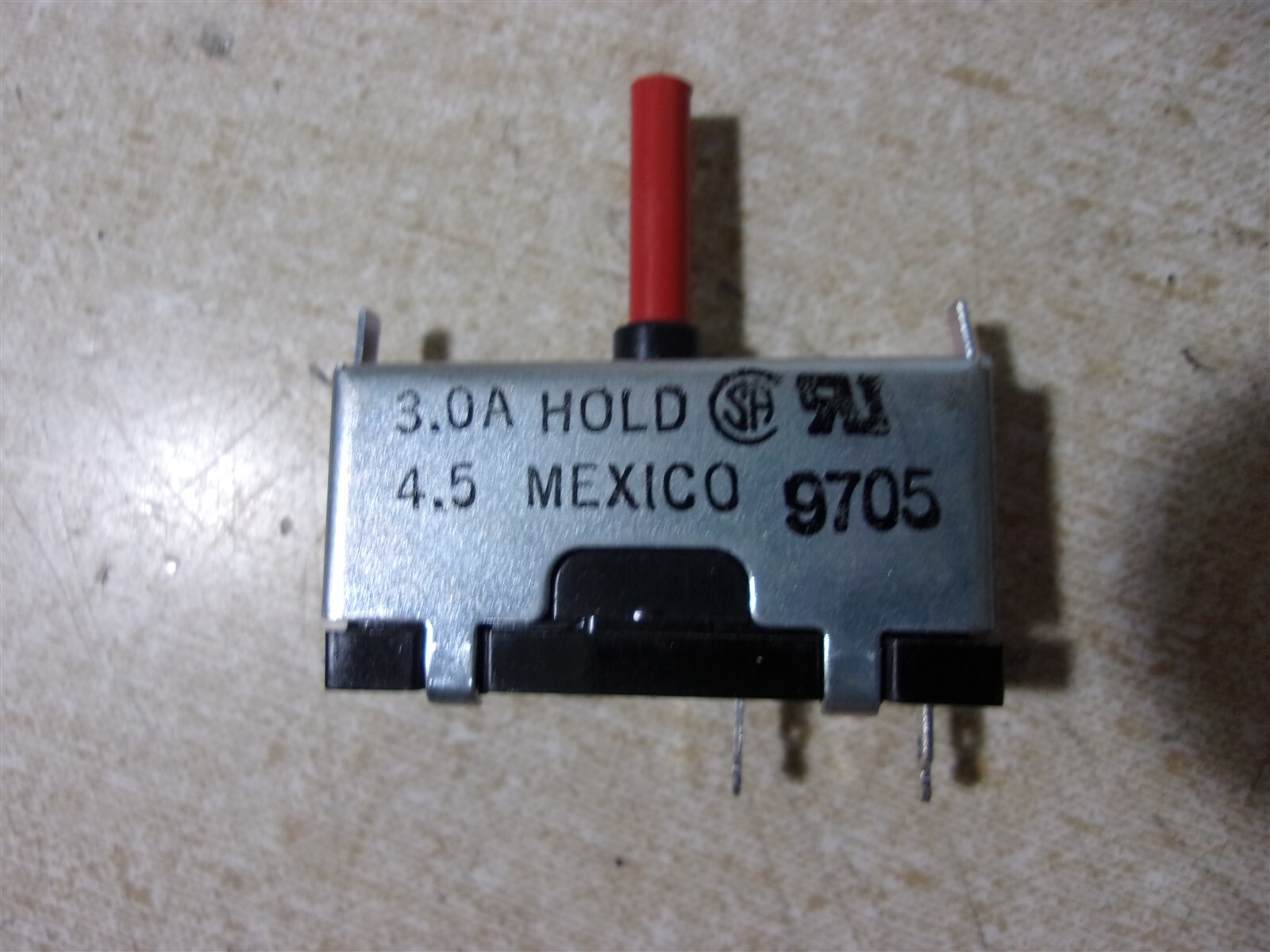 NEW LIttelfuse 9705 3.0A Hold 4.5A Circuit Breaker *FREE SHIPPING*