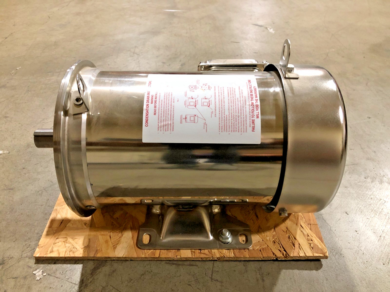 New Sterling XH0052PHA Washdown Motor 5HP 208-230/460V 3500rpm 3PH – No Box