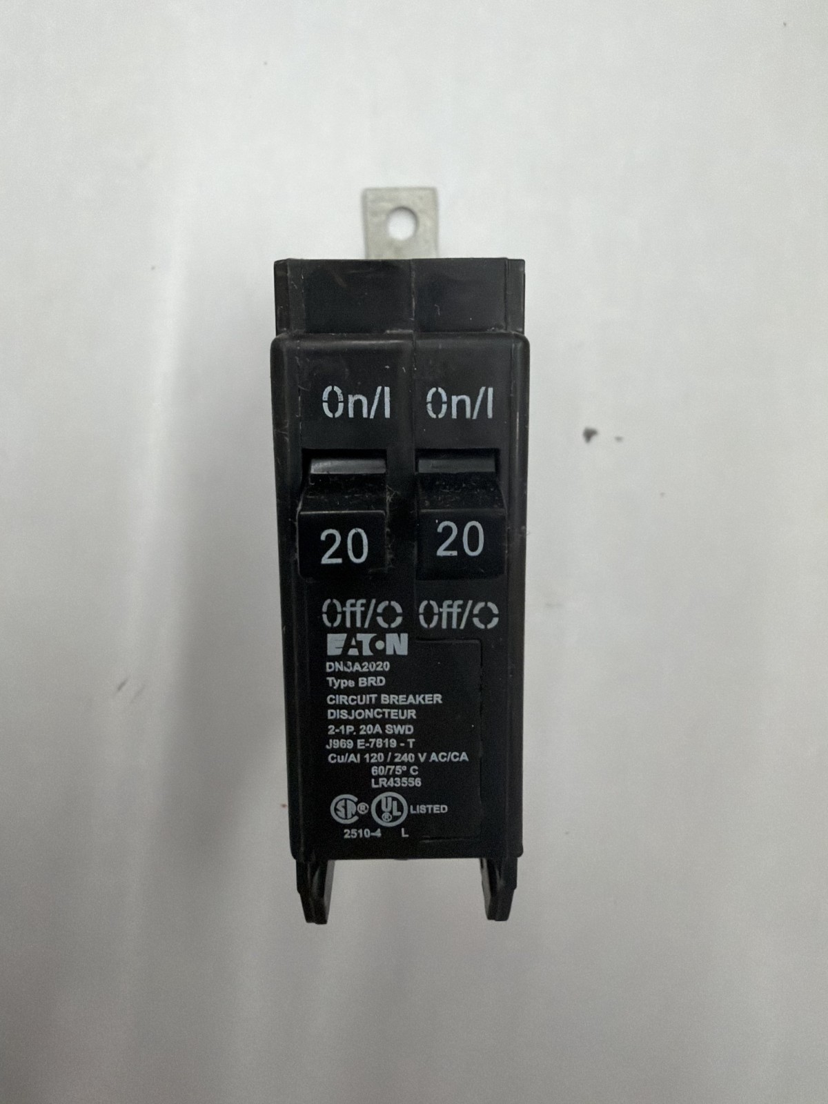 Eaton DNBA2020 – Double 20Amp/1Pole – Duplex Circuit Breaker