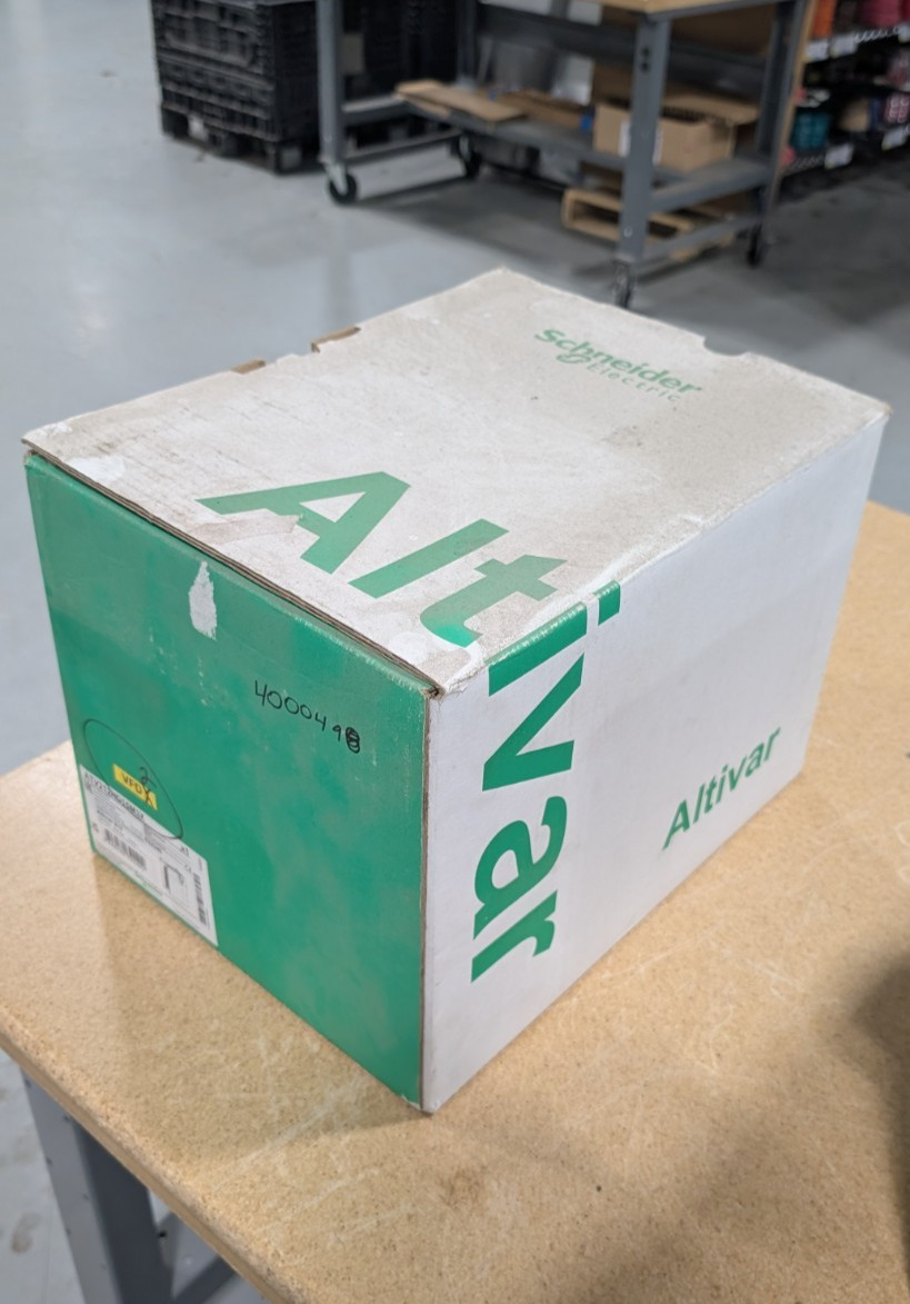 Schneider Altivar 212 ATV212HD15M3X VFD 20HP 15kW 240V 3PH Drive