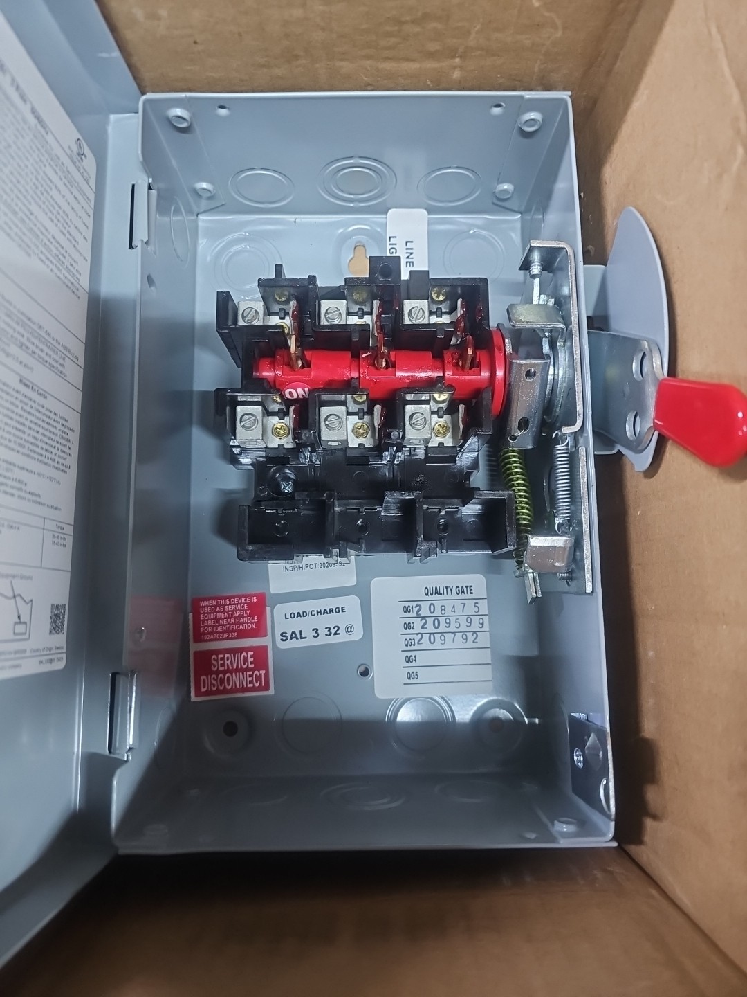 General Electric TGN3321 Non-Fusible Safety Switch 240VAC 30A 3P 3W NEMA 1 NEW