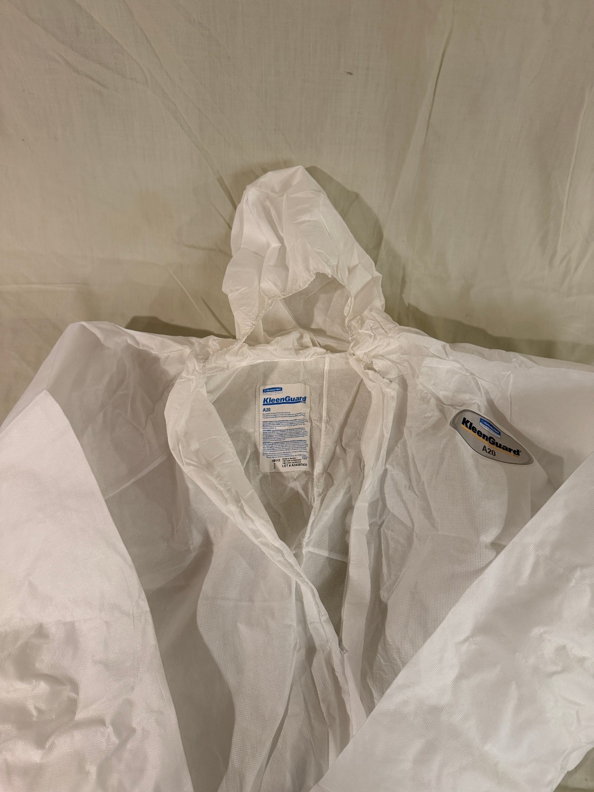 FREE SHIP, KleenGuard A20 49112 Coveralls Medium Hooded 24/Case Kimberly-Clark