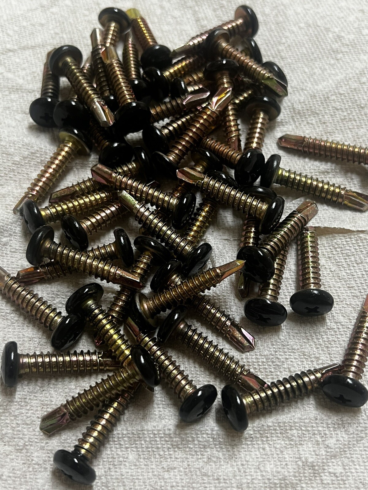 25 #14 Self Drilling 1-1/4” Sheet Metal Screws Pan Head Stainless Steel Black