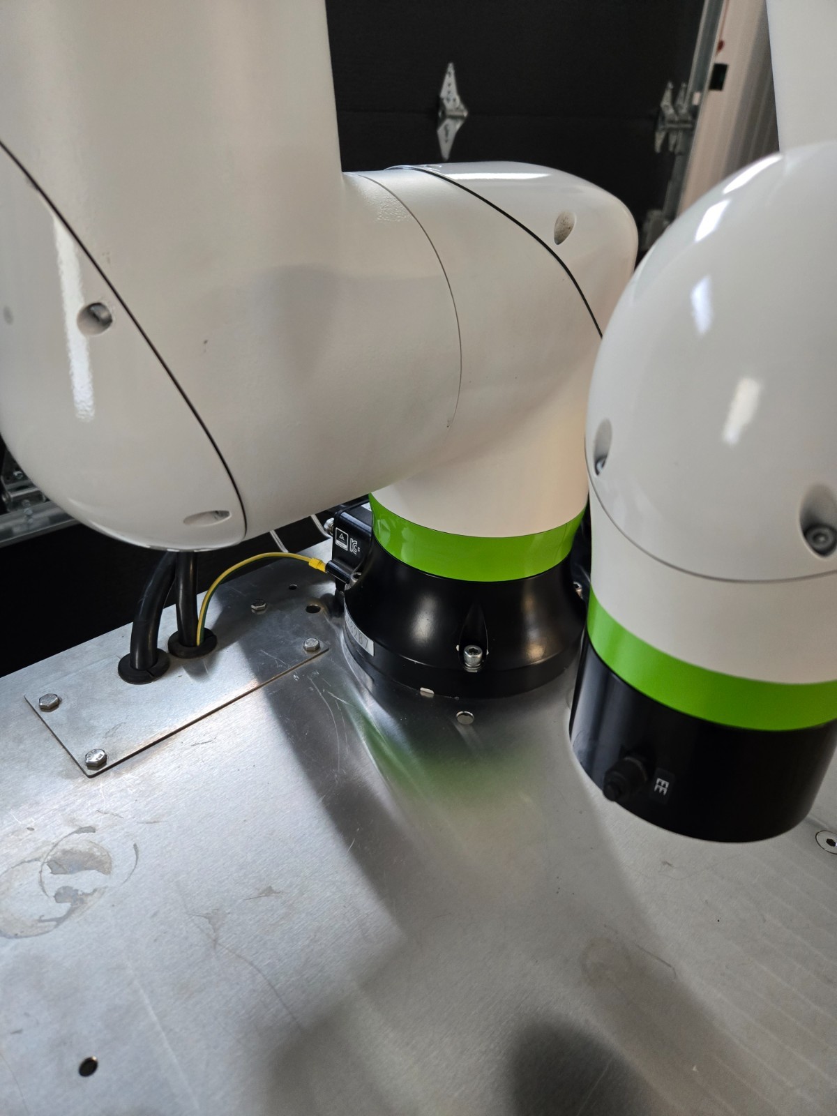 FANUC CRX10iA ROBOT R30iB MINI+ WITH ALL OPTIONS UNLOCKED / LOW HOURS (CRX10iA)